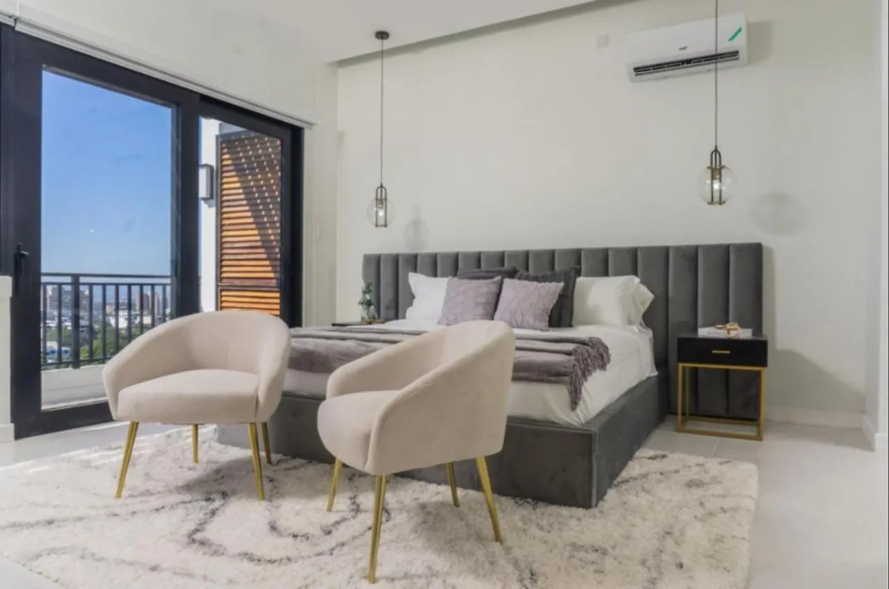 Via Apartments @ New קינגסטון 0*,