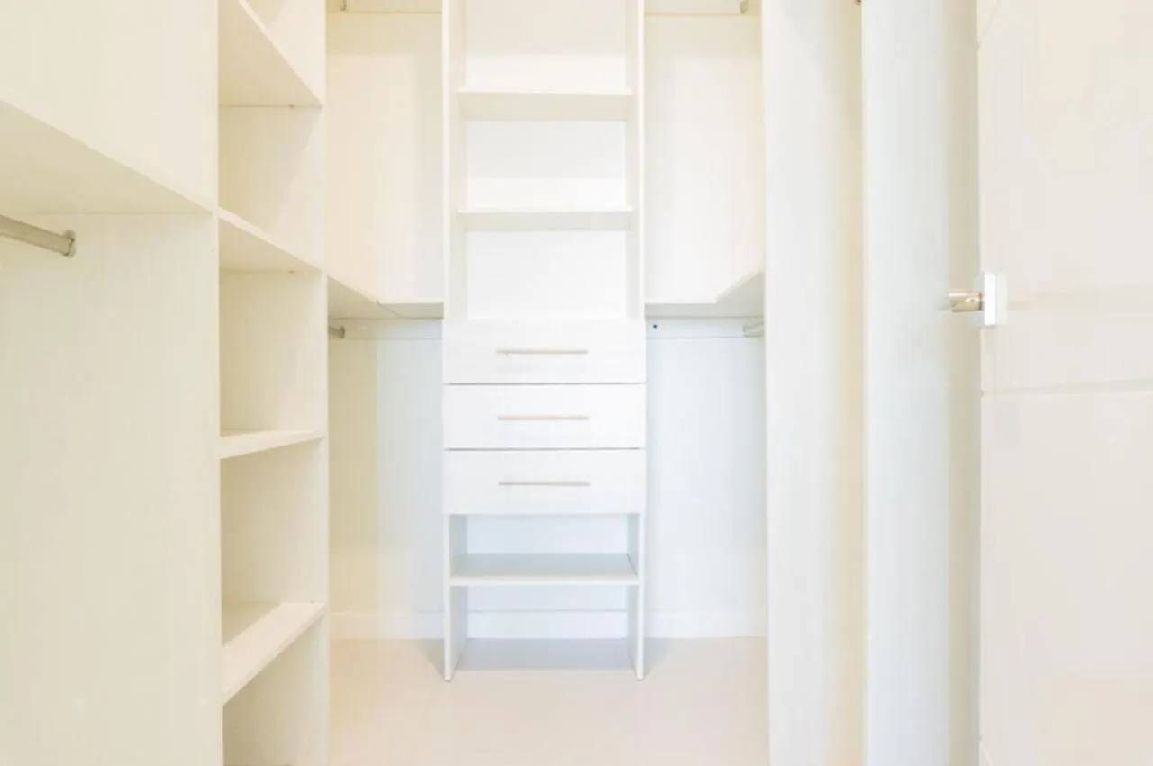 Via Apartments @ New קינגסטון 0*,